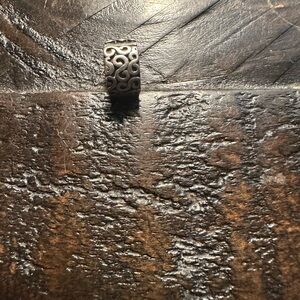 Authentic Pandora charm clip